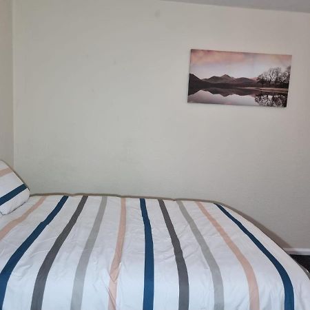 Nice Residential Within Easy Reach Of Town Manchester Exterior photo