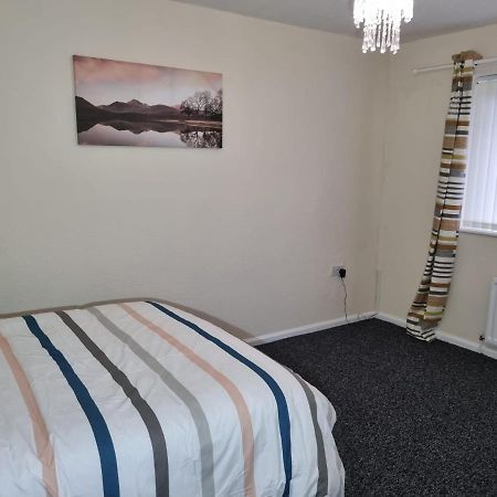 Nice Residential Within Easy Reach Of Town Manchester Exterior photo