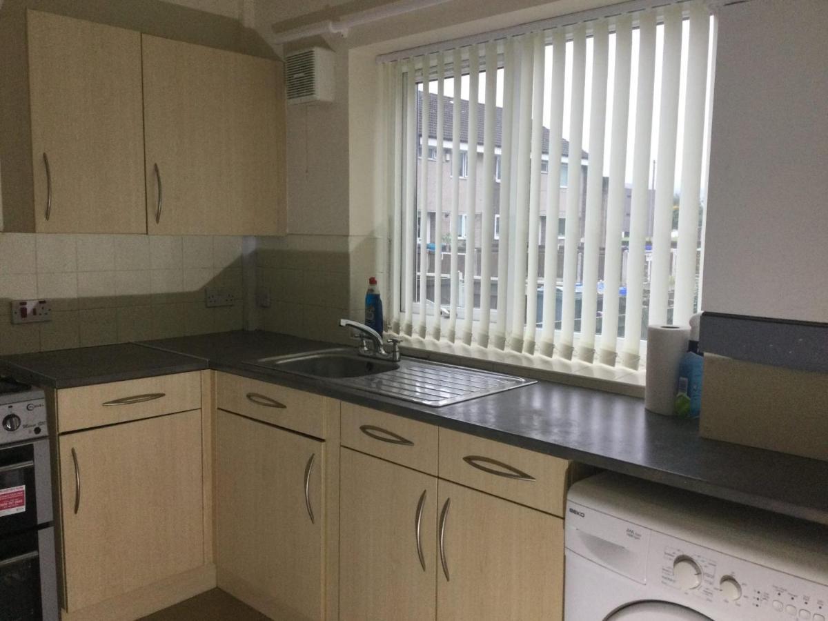 Nice Residential Within Easy Reach Of Town Manchester Exterior photo