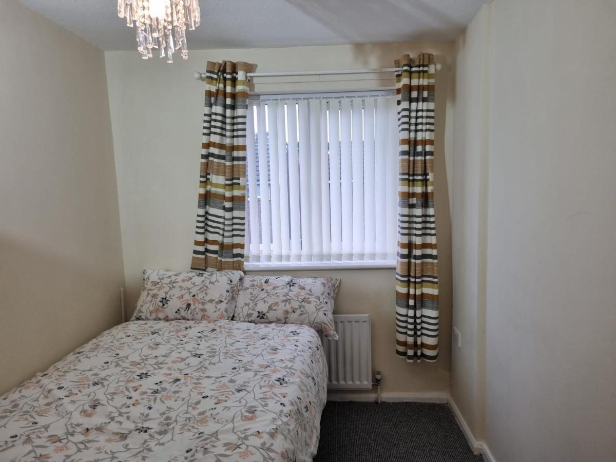 Nice Residential Within Easy Reach Of Town Manchester Exterior photo