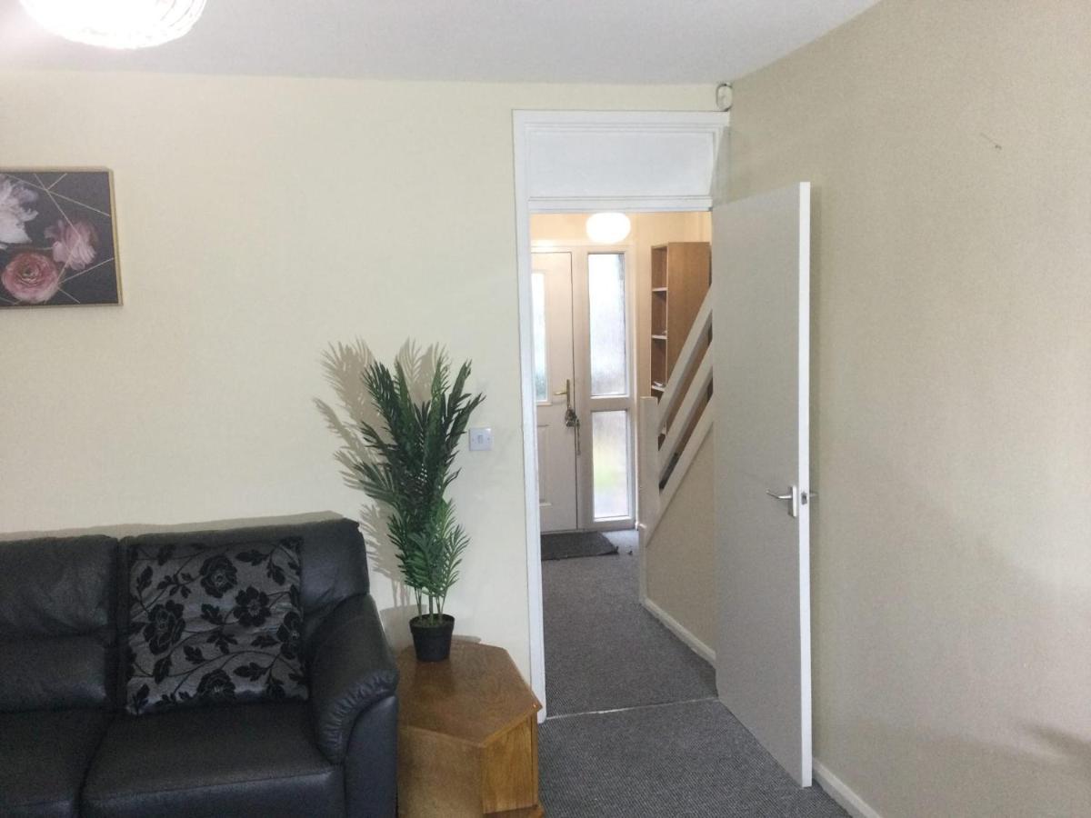 Nice Residential Within Easy Reach Of Town Manchester Exterior photo
