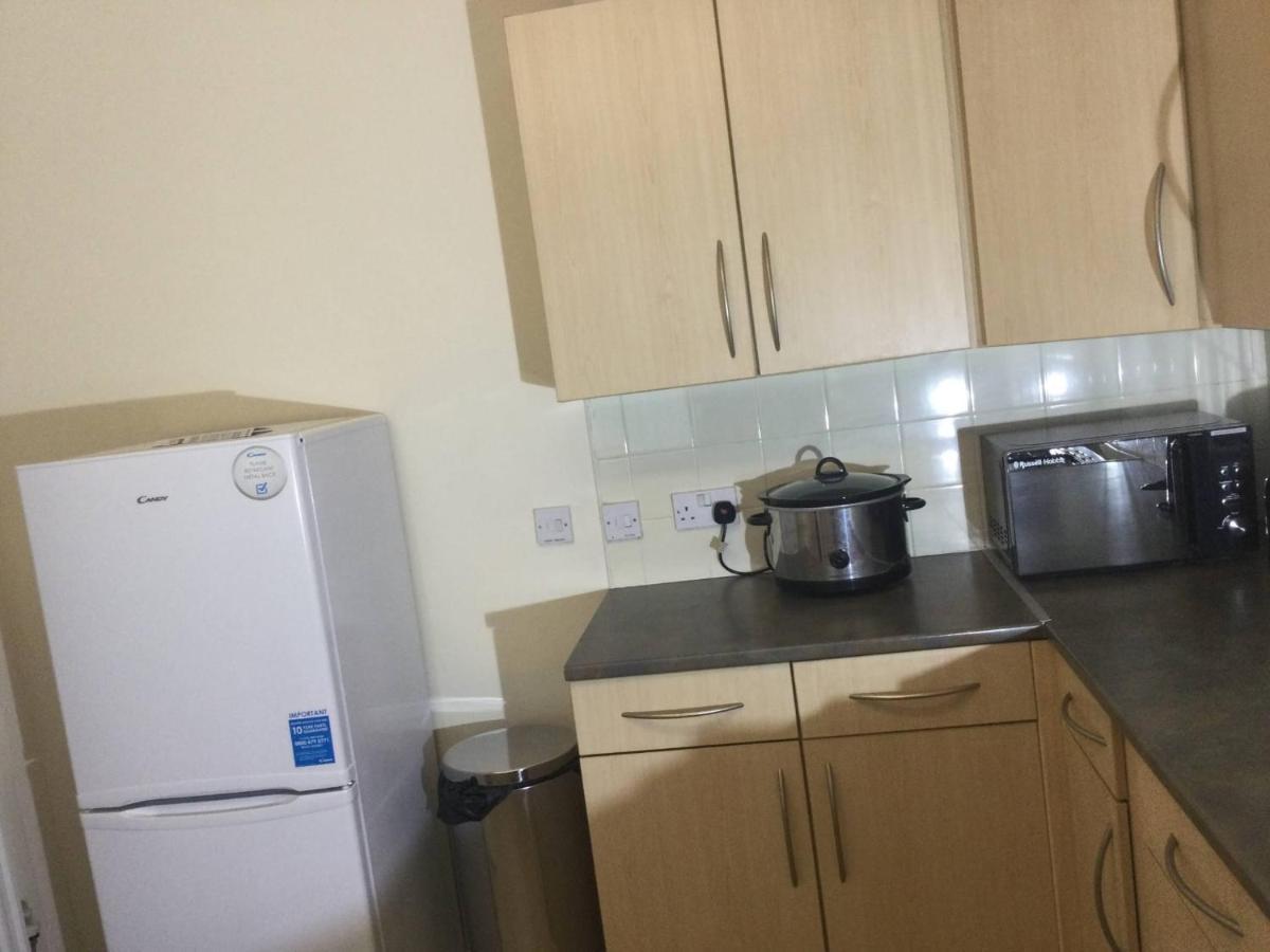 Nice Residential Within Easy Reach Of Town Manchester Exterior photo